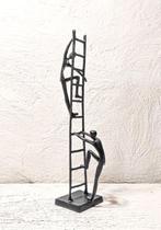 sculptuur, Subiendo escaleras - 30 cm - Gietijzer