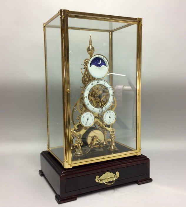 Skeletklok - Messing snekuurwerk onder glazen huis - Recent, Antiek en Kunst, Antiek | Klokken