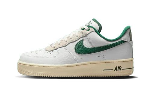 Nike Air Force 1 Low 07 Gorge Green - maat 40.5 (Sneakers), Kleding | Dames, Schoenen, Sneakers of Gympen, Groen, Nieuw, Verzenden