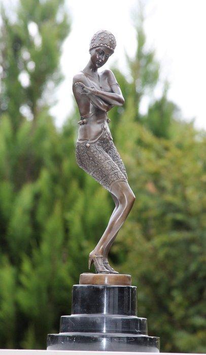 sculptuur, coy dancer - 38 cm - brons marmer, Antiek en Kunst, Kunst | Designobjecten