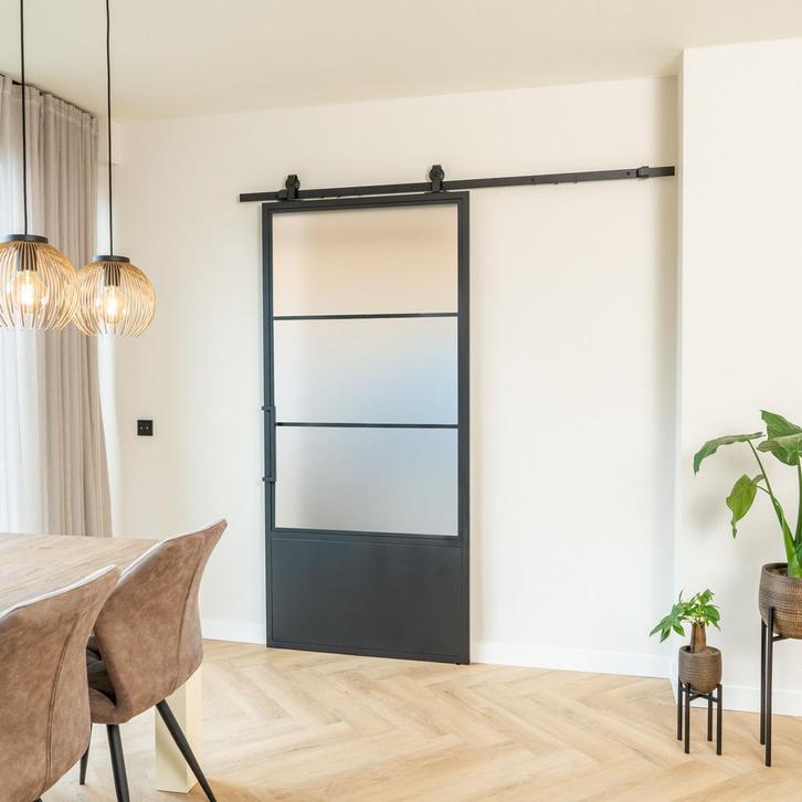 Stalen Schuifdeur - 3 Vlaks met kickplate - Mat glas, Doe-het-zelf en Verbouw, Kozijnen en Schuifpuien, Inclusief glas, Nieuw
