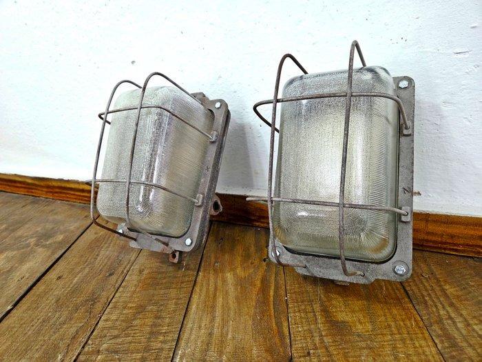 Wandlamp (2) - Gietijzer, Antiek en Kunst, Antiek | Wandborden en Tegels