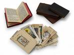 Verzameling Res Religiosae: 3 Rozenkransen, 4 Boeken +, Antiek en Kunst, Antiek | Boeken en Bijbels