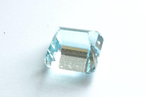 aquamarijn Béryl Aigue Marine- 0.92 g - (1), Verzamelen, Mineralen en Fossielen