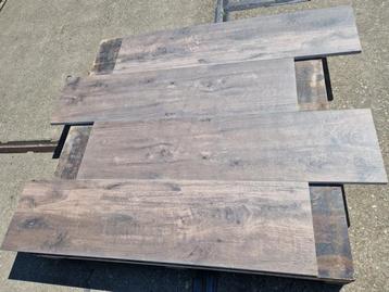 Veiling - 64,8 M2 Keramische Tegel Ligno Brown 30x120x2 Cm beschikbaar voor biedingen