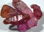 Rechts. 39.00 Natuurlijke roze saffierkristallen - Niet