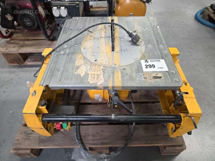 Zaagtafel DeWalt DW 743, Zakelijke goederen, Machines en Bouw | Metaalbewerking, Ophalen
