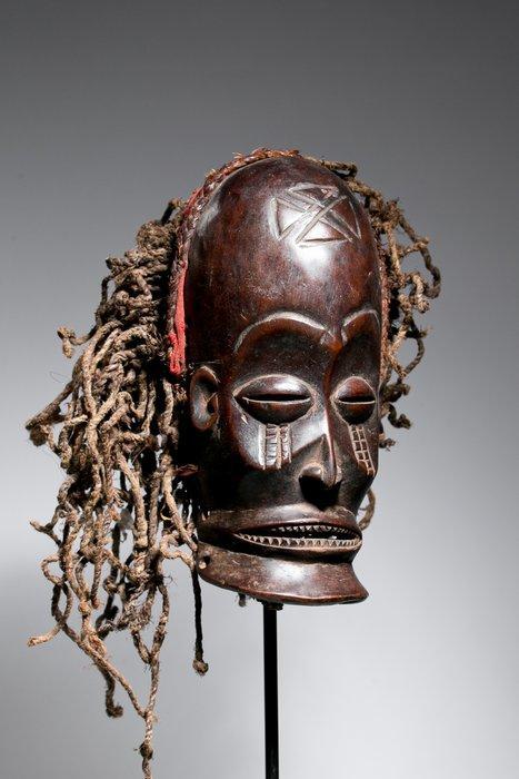 Mask van de Hongo - Chokwe - Angola, Antiek en Kunst, Kunst | Niet-Westerse kunst