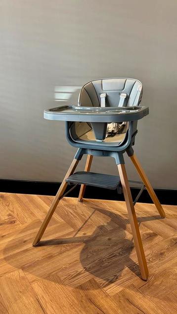 Nieuw in doos! ComfyKidz 3-in-1 Kinderstoel met draaizitting beschikbaar voor biedingen