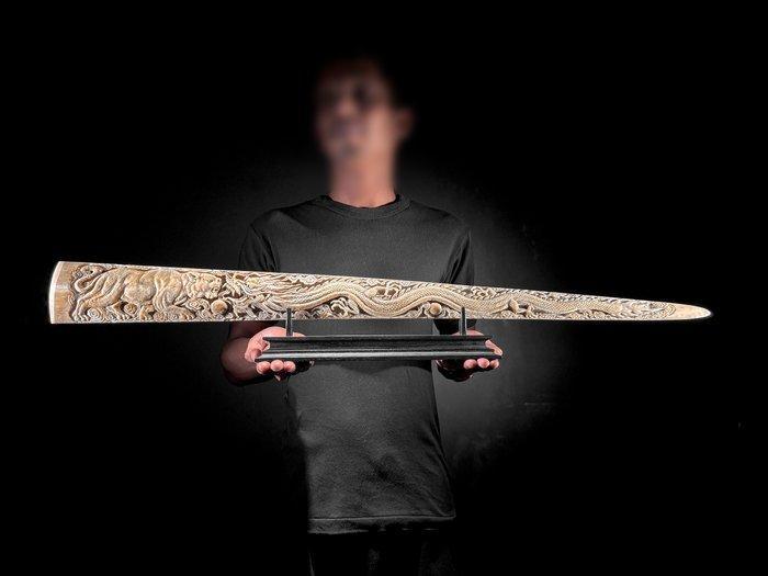 Geen reserveprijs - Extra grote gesneden zwaardviskaak op, Antiek en Kunst, Kunst | Designobjecten