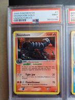 Pokémon - 2 Card - Ex unseen forces psa 9 houndoom 7/115, Hobby en Vrije tijd, Verzamelkaartspellen | Pokémon, Nieuw