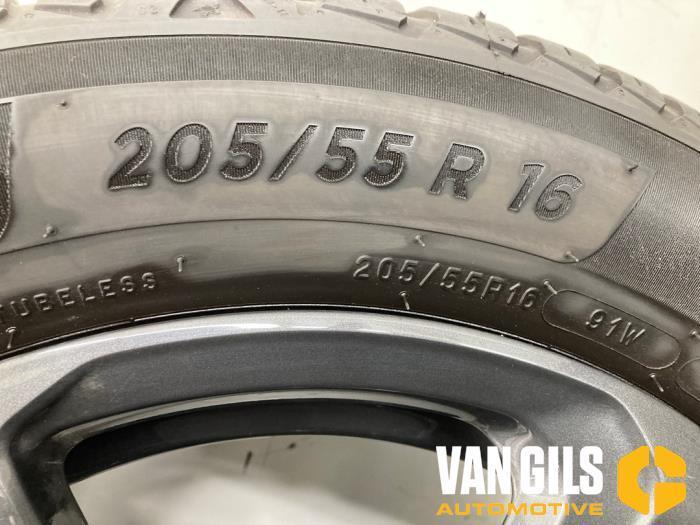 Velg + Band Peugeot 208 O294599, Auto-onderdelen, Ophanging en Onderstel, Ophalen of Verzenden