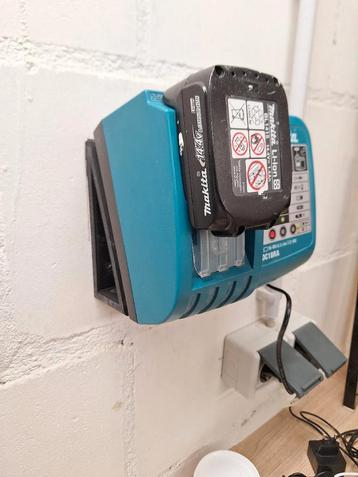 Makita Lader Wandhouder DC18RA beschikbaar voor biedingen