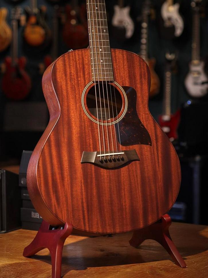 Taylor GTe Mahogany Pre-Owned (Akoestische Gitaren), Muziek en Instrumenten, Snaarinstrumenten | Gitaren | Akoestisch, Overige typen