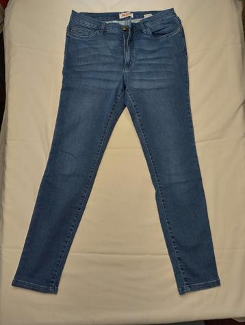 John Baner Jeanswear - Stylish Denim Jeans beschikbaar voor biedingen