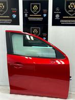 Mazda 2 portier 4 deur rechts voor deur bj.2016 kleur rood, Auto-onderdelen, Carrosserie en Plaatwerk, Deur, Gebruikt, Voor, Mazda