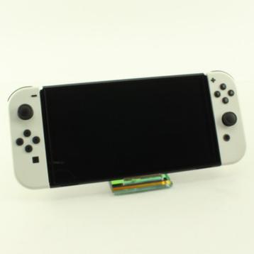 Nintendo Switch OLED met Accessoires beschikbaar voor biedingen