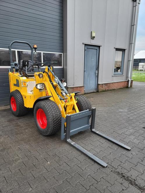 Nieuwe Knikmops 130 uit voorraad leverbaar, Zakelijke goederen, Machines en Bouw | Kranen en Graafmachines, Wiellader of Shovel