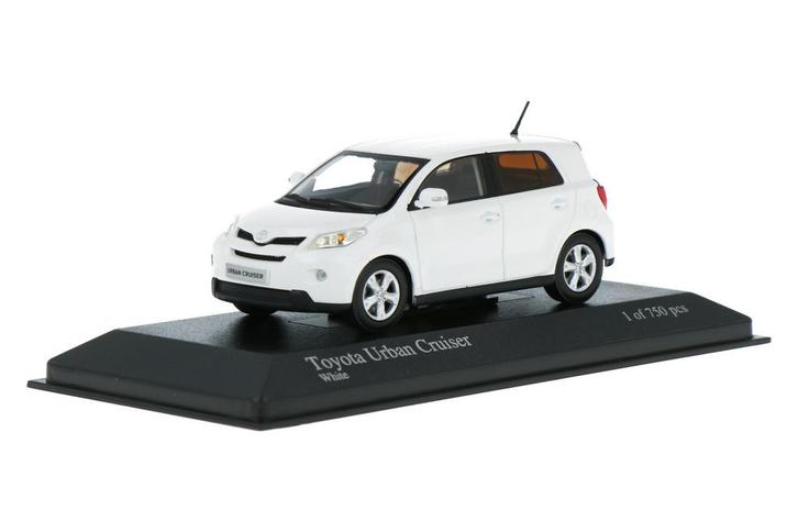 Toyota Urban Cruiser 400166960 Minichamps  Modelauto 1:43, Hobby en Vrije tijd, Modelauto's | 1:43, Verzenden