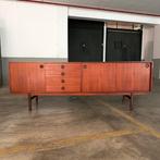 Credenza - Teak