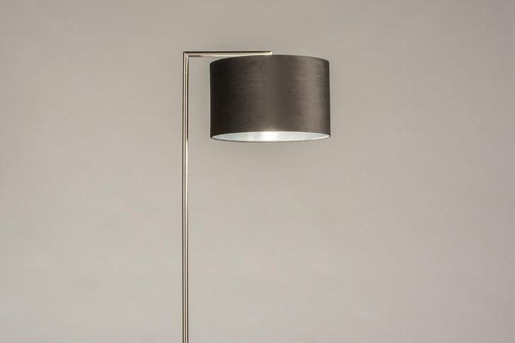 Rietveld Vloerlampen - Grijs, Staalgrijs, Zilvergrijs, Zilve, Huis en Inrichting, Lampen | Vloerlampen, Verzenden