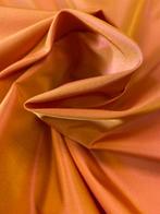 Voorname taffeta in zijde gemengd oranje kleur, verraderlijk, Antiek en Kunst, Antiek | Kleden en Textiel