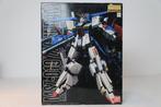 Bandai - Action figure Gundam Master Grade set: ZZ GUNDAM,, Antiek en Kunst
