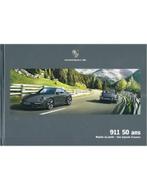 2014 PORSCHE 911 50 JAAR HARDCOVER BROCHURE FRANS, Boeken, Auto's | Folders en Tijdschriften, Nieuw, Porsche, Author