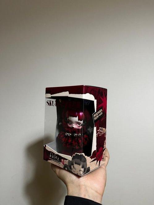 Pop Mart - Action figure SKULLPANDA Plush-6kHz - 2020+ -, Antiek en Kunst, Antiek | Speelgoed