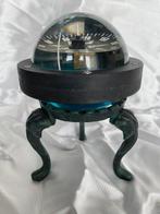 Kompas - De boot met blauwe achtergrond op een metalen, Antiek en Kunst, Curiosa en Brocante