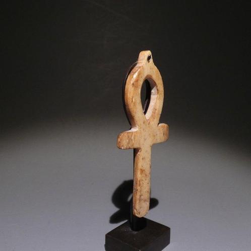 Oude Egypte, late periode Been Isisknotsleutelsbeeld. 5,3 cm, Verzamelen, Mineralen en Fossielen