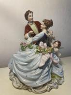 Sitzendorf - Beeldje - Porseleinen figuurengroep koppel met