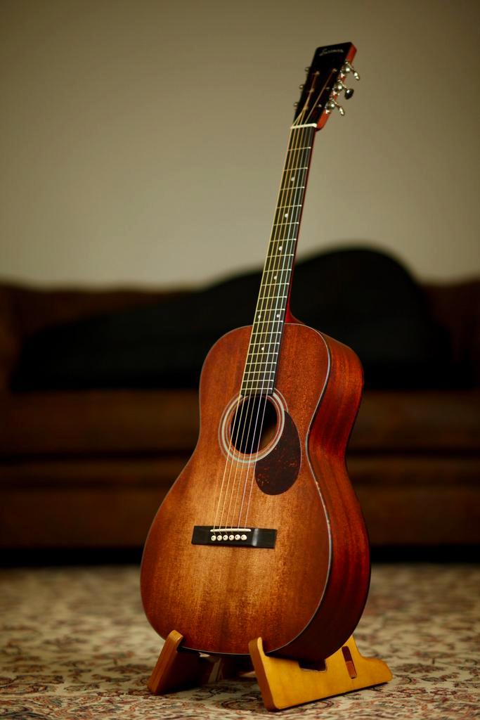 Eastman E1P-CLA | Truetone Satin, Muziek en Instrumenten, Snaarinstrumenten | Gitaren | Akoestisch