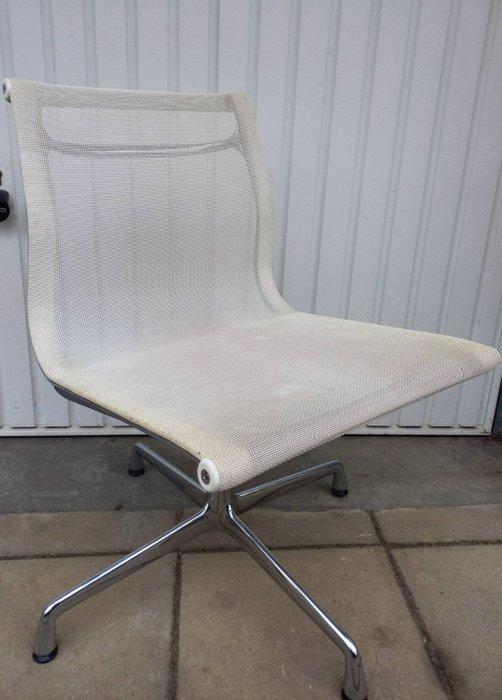 Vitra - Charles & Ray Eames - Stoel - EA106 - Mesh -, Antiek en Kunst, Antiek | Meubels | Stoelen en Banken