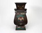 Een hexagonale bronzen cloisonné vaas, Japan 20e eeuw, Antiek en Kunst, Antiek | Koper en Brons