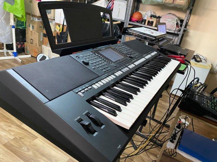 Yamaha - psr s750 - - Keyboard, Muziek en Instrumenten, Blaasinstrumenten | Blokfluiten