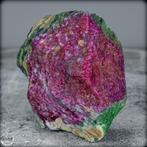 Natuurlijke robijn in zoïsitekristal uit Tanzania – Een