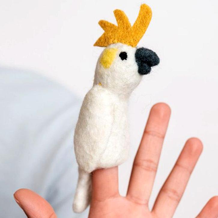 Vingerpoppetje Wolvilt - Vogel - Kaketoe Wit/Geel - Handmade, Kinderen en Baby's, Speelgoed | Poppen, Nieuw, Ophalen of Verzenden