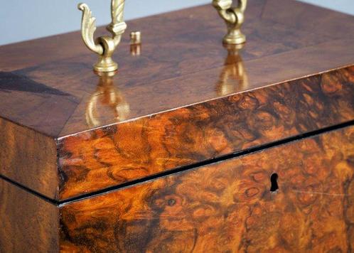 Themacollectie - wortelnoot houten fineer sieraden kist, Antiek en Kunst, Curiosa en Brocante