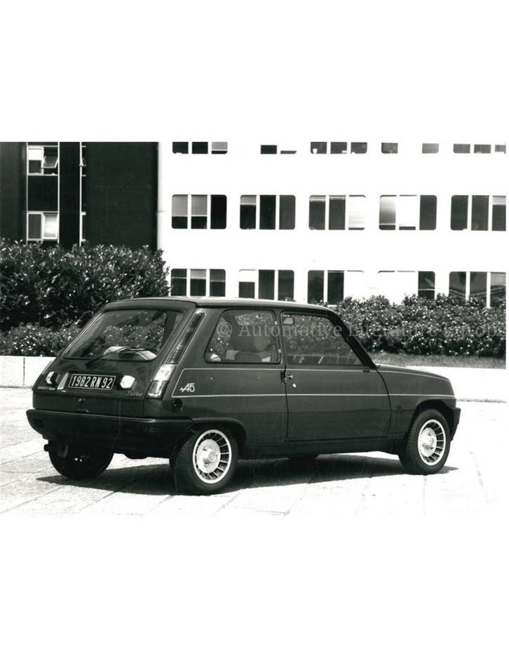 1982 RENAULT 5 ALPINE TURBO PERSFOTO, Boeken, Auto's | Folders en Tijdschriften, Renault