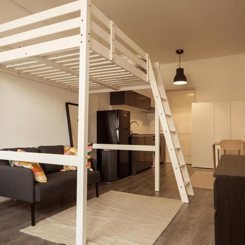 Gemeubileerde Studio aan de Gouwestraat gevonden in Den-haag, Huizen en Kamers, Kamers te huur, 20 tot 35 m², Overige regio's