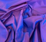 Weelderige satijttaffeta in zijdenmix op de nuances van