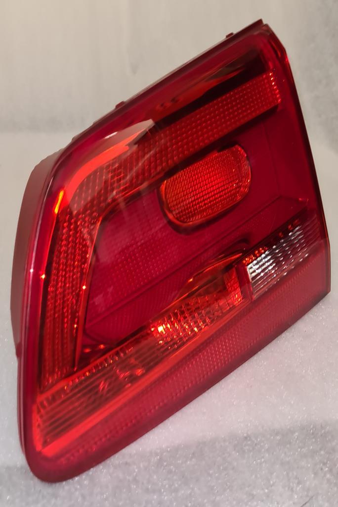 Achterlicht achter binnen Rechts Touran Facelift 1T09450..., Auto-onderdelen, Verlichting