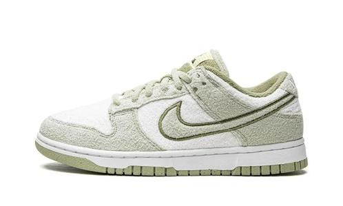 Nike Dunk Low SE Fleece Pack Honeydew - maat 36 (Sneakers), Kleding | Dames, Schoenen, Sneakers of Gympen, Nieuw, Verzenden