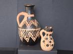 2 Berber Kabyle aardewerk - Taghza - Terracotta waterkan -, Antiek en Kunst