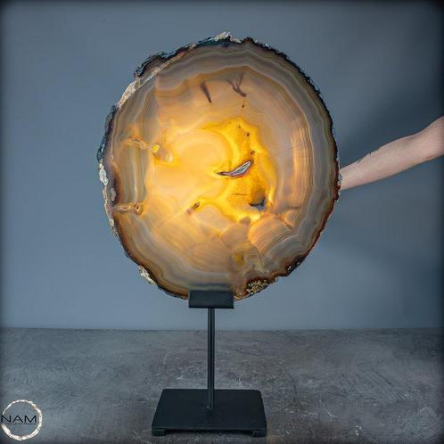 Natuurlijke agaat schijf op stand- 3173.32 g, Verzamelen, Mineralen en Fossielen