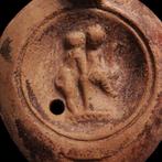 Oud-Romeins Ilooshouderlamp met decor - Putti die kussen -