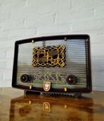 Philips - BF 151 U - Art Deco radio in rood bakeliet Radio