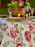 Exclusieve tafelloper met een patroon van Engelse rozen voor