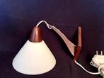 Lamp - glas en teakhout - Twee vintage lampen van matglans